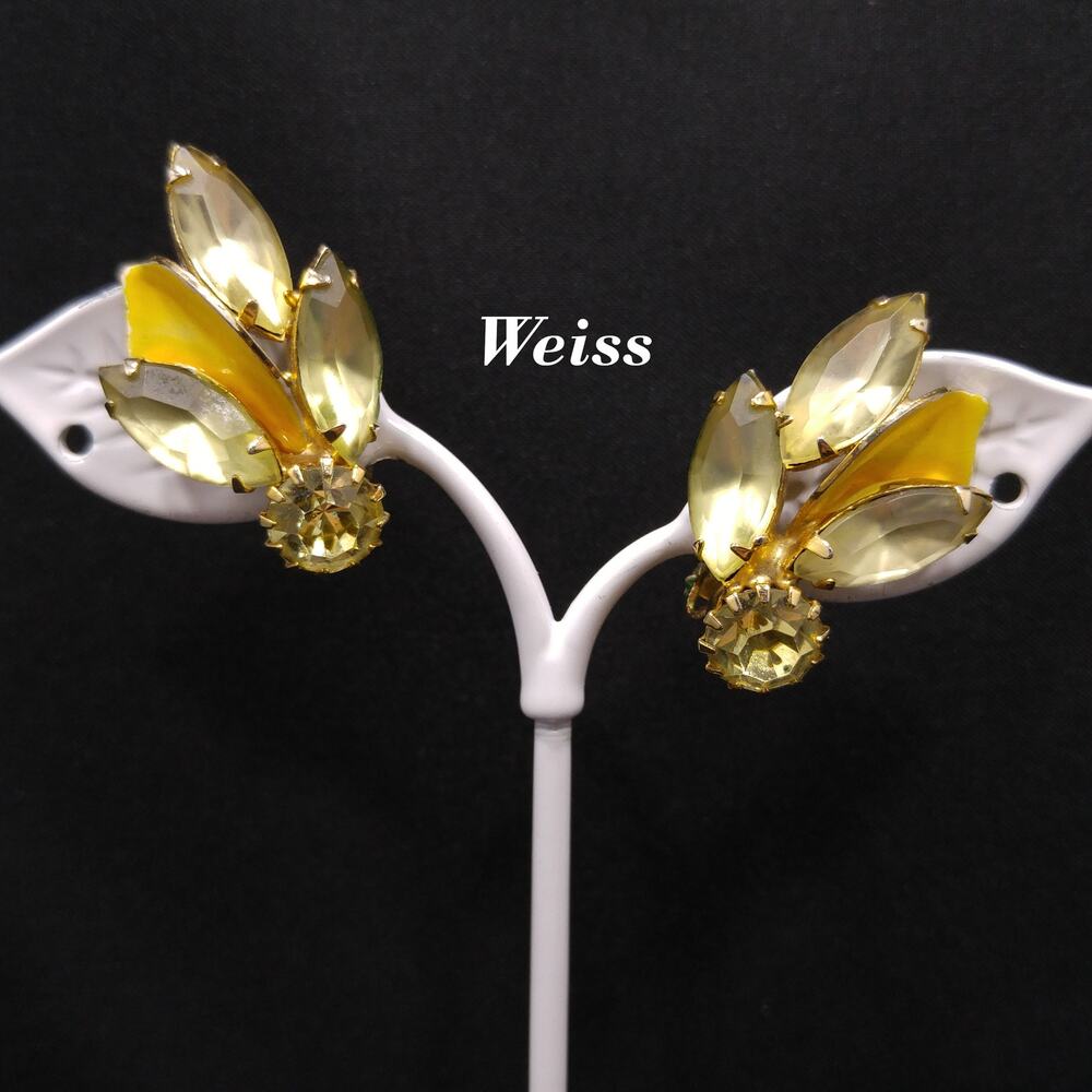 Vintage Weiss Yellow Enamel Rhinestone Clip On Earrings